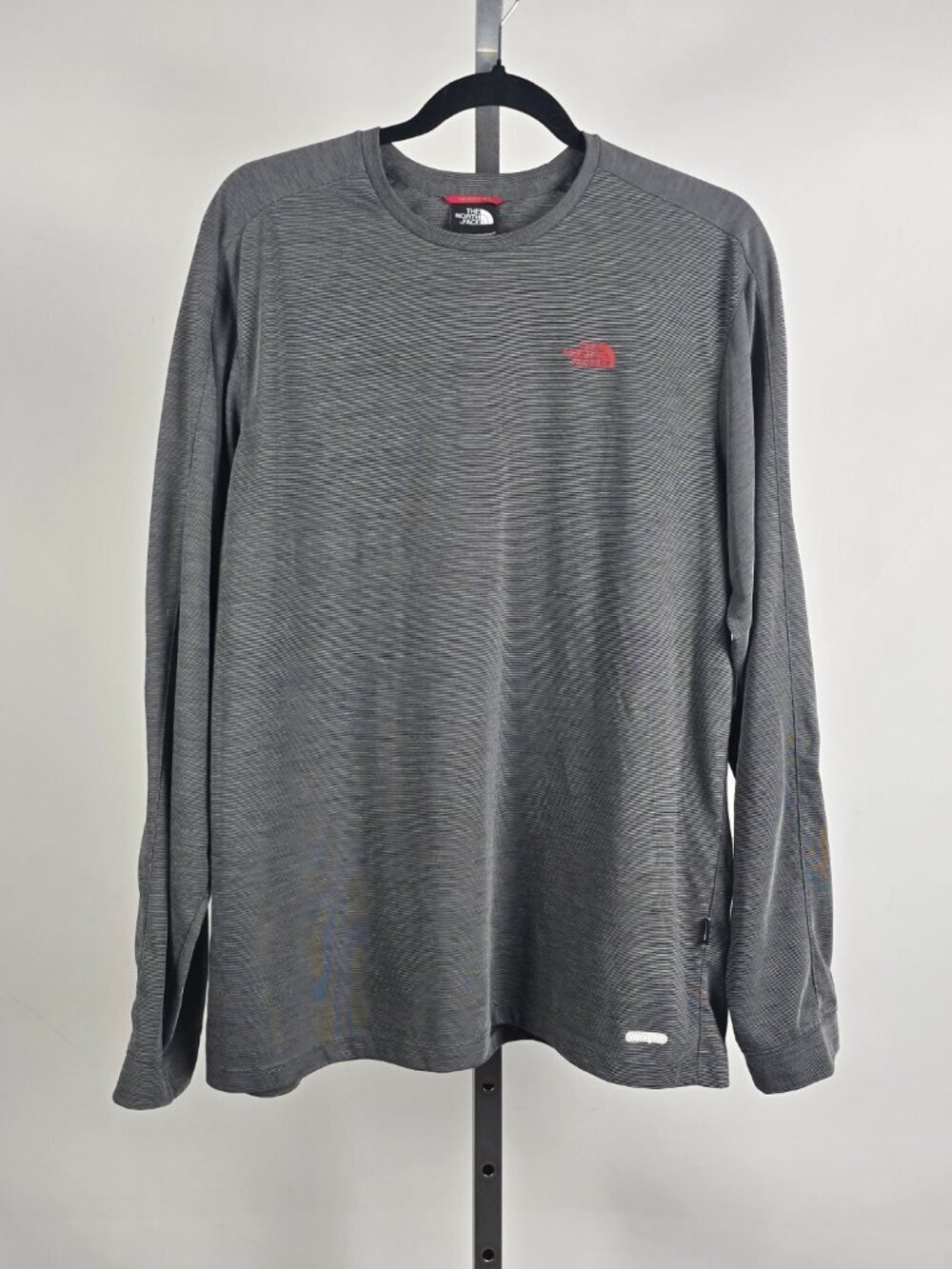The North Face Grey Vapour Wick Long Sleeve Athletic Shirt Size L
